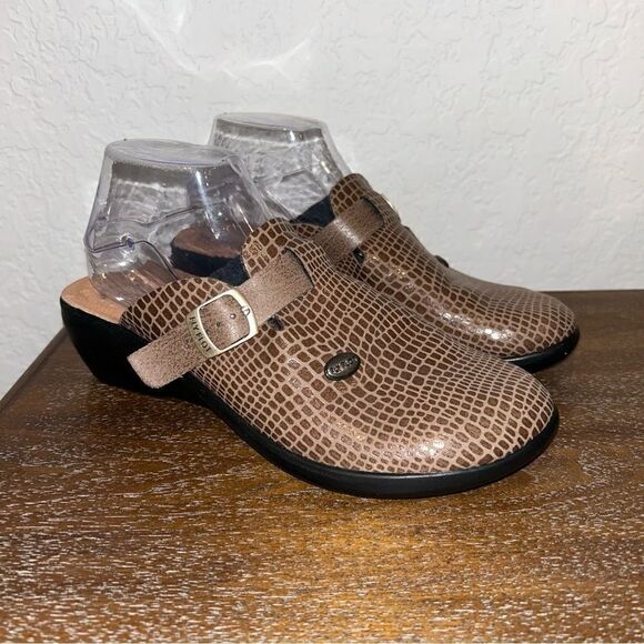 Fly Flot Leather Slip On Mule Clog Shoes - Picture 1 of 8